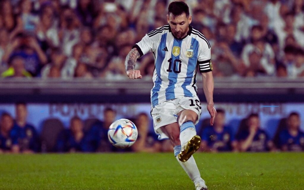 lionel messi argentina free kick